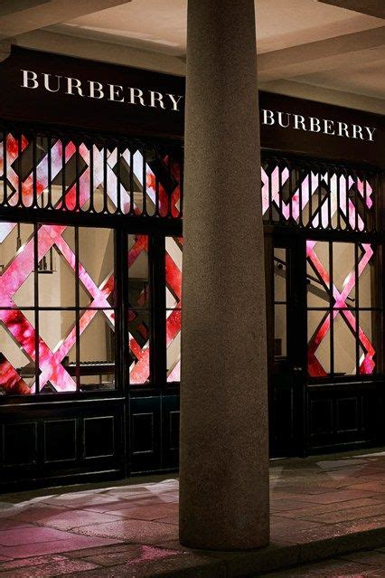 Burberry Brings Its Beauty To Covent Garden 